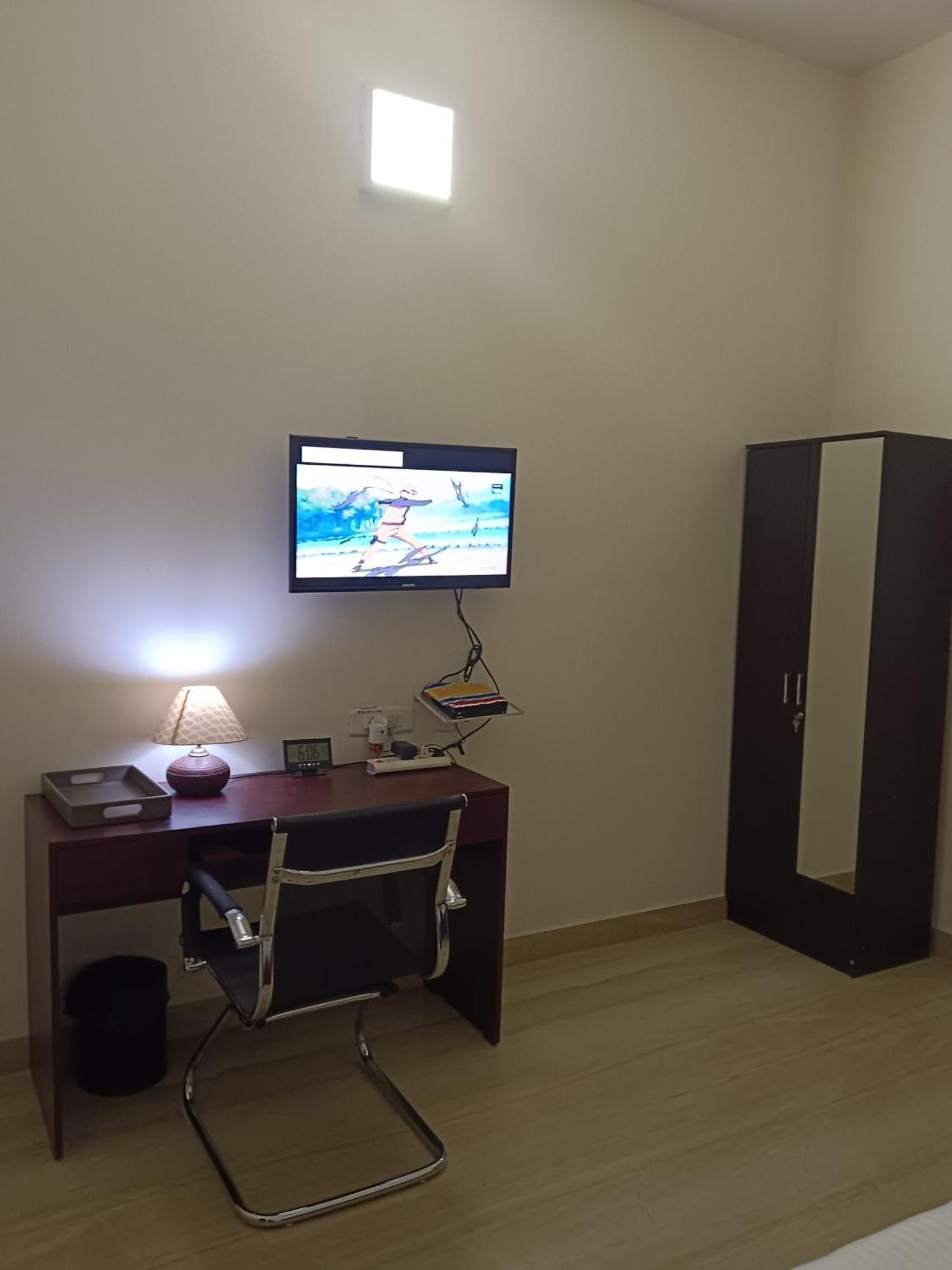 Iris Comfort Inn Csennai Kültér fotó