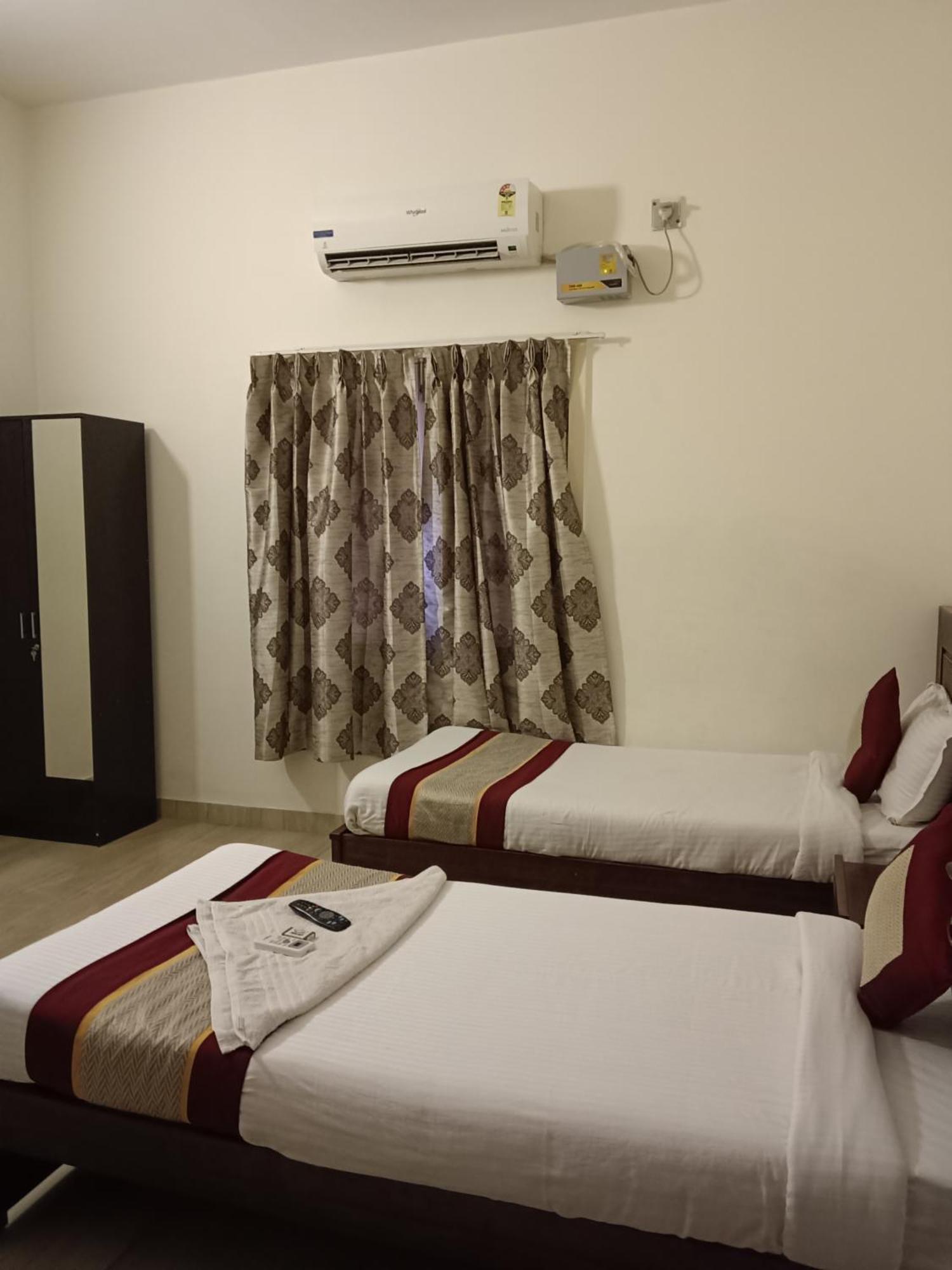 Iris Comfort Inn Csennai Kültér fotó