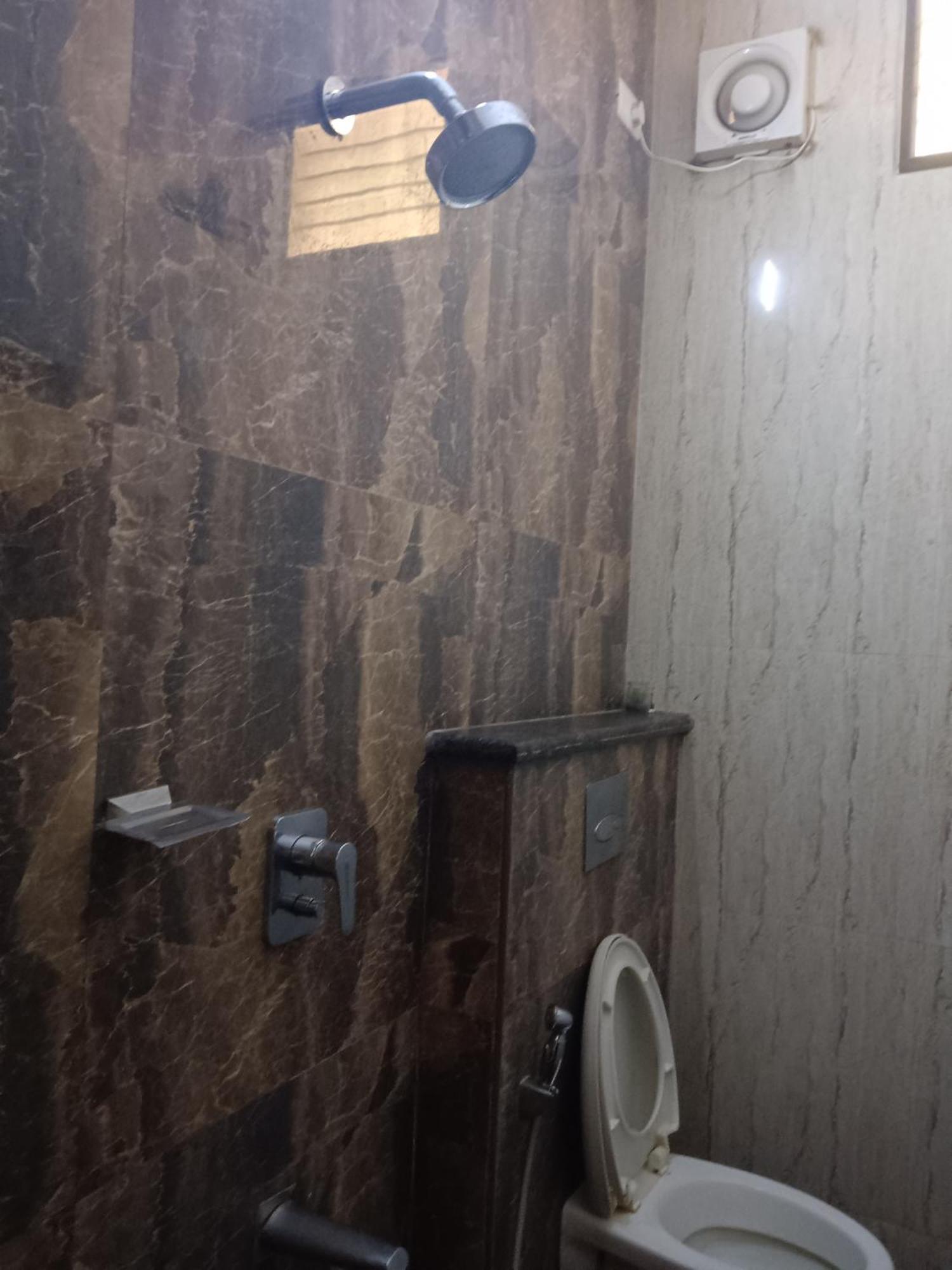 Iris Comfort Inn Csennai Kültér fotó
