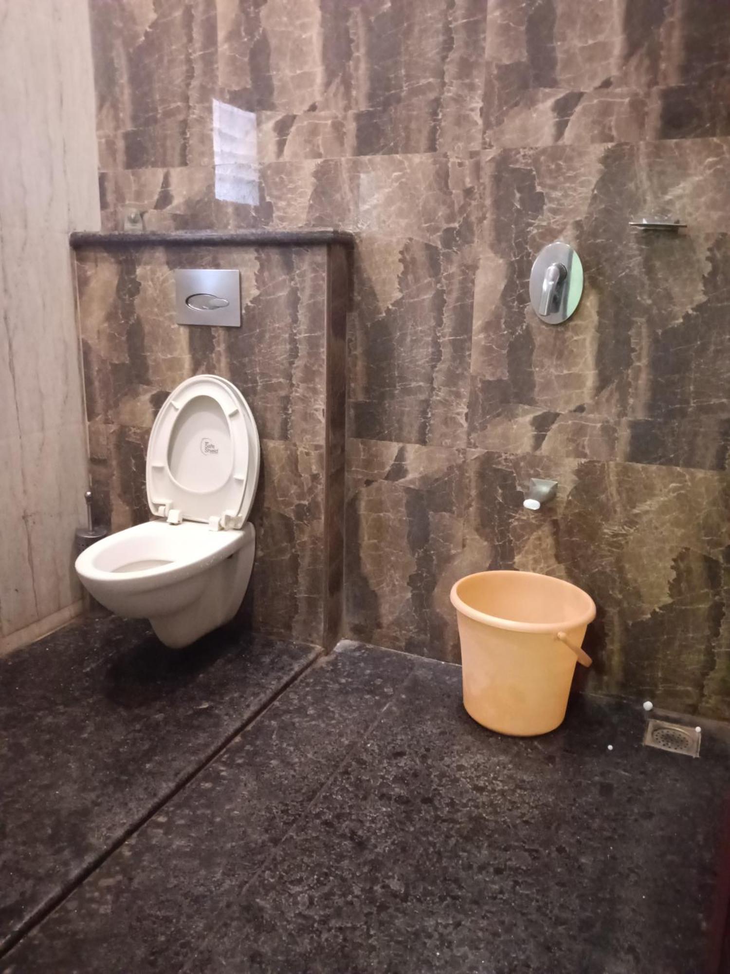 Iris Comfort Inn Csennai Kültér fotó