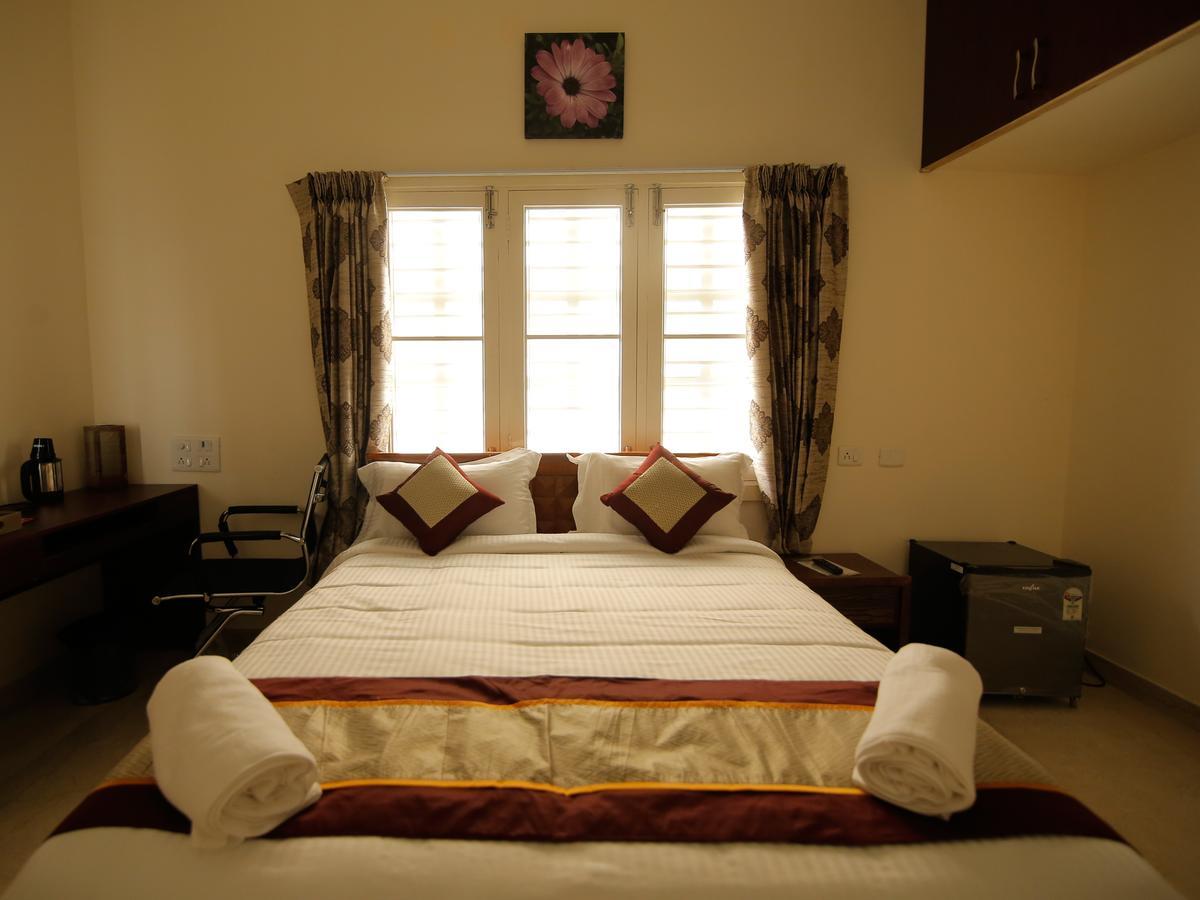 Iris Comfort Inn Csennai Kültér fotó