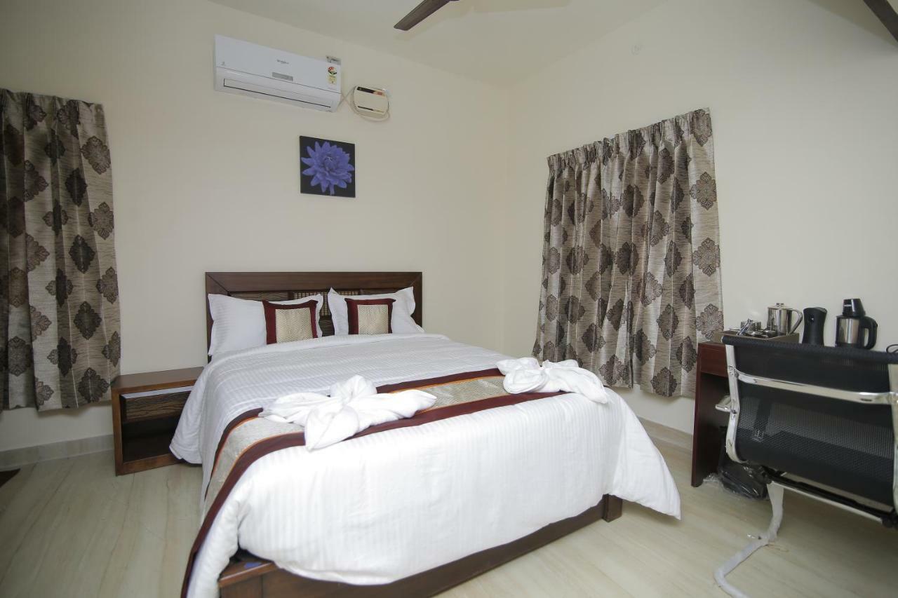 Iris Comfort Inn Csennai Kültér fotó